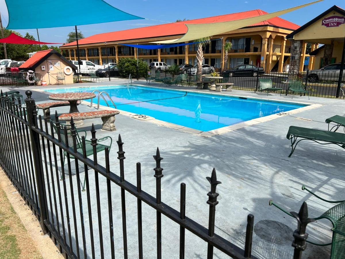 Country Hearth Inn & Suites Cartersville Exterior photo