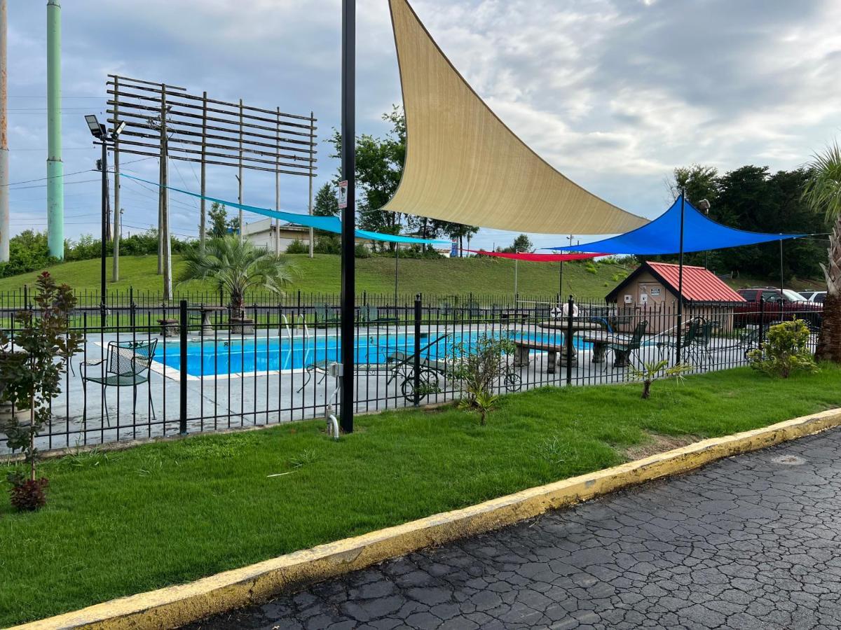 Country Hearth Inn & Suites Cartersville Exterior photo
