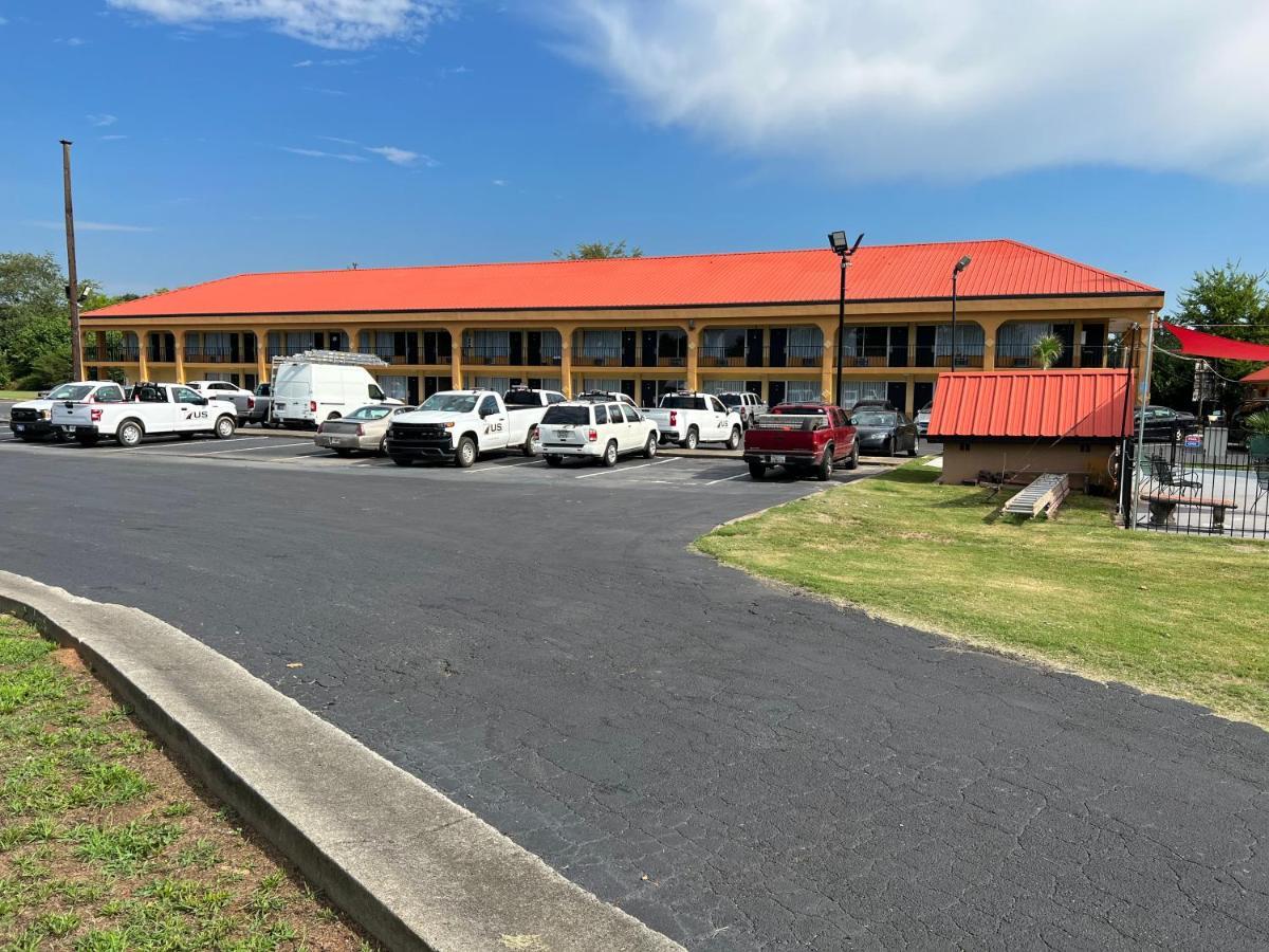 Country Hearth Inn & Suites Cartersville Exterior photo