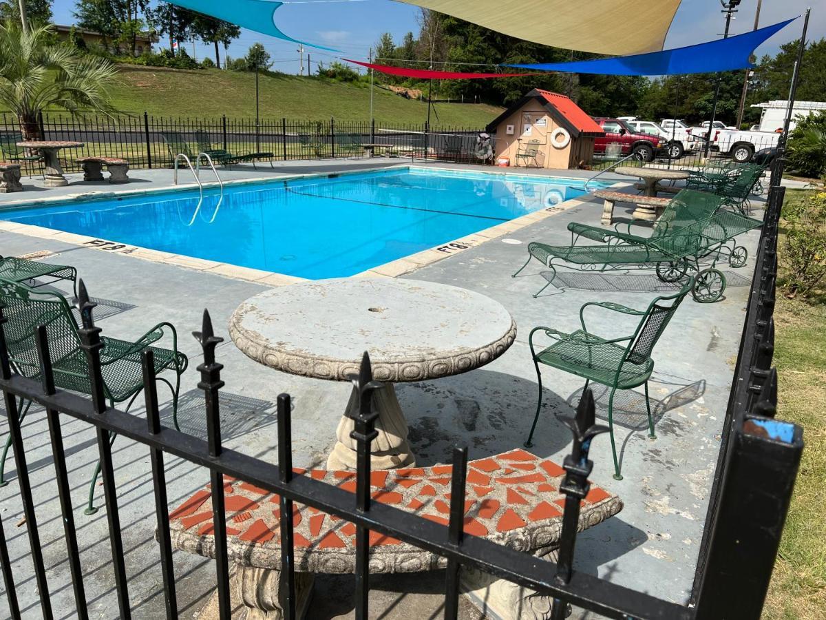 Country Hearth Inn & Suites Cartersville Exterior photo