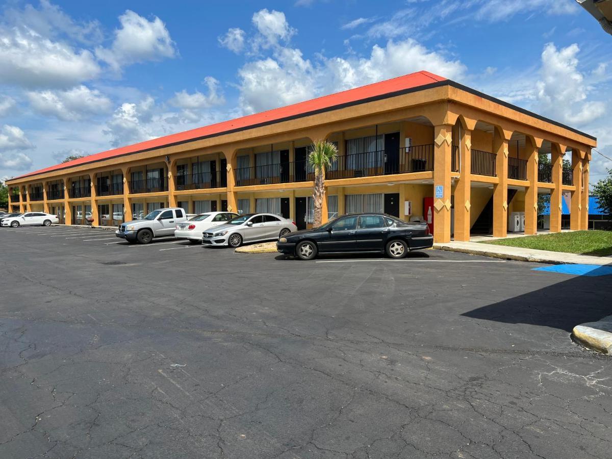 Country Hearth Inn & Suites Cartersville Exterior photo
