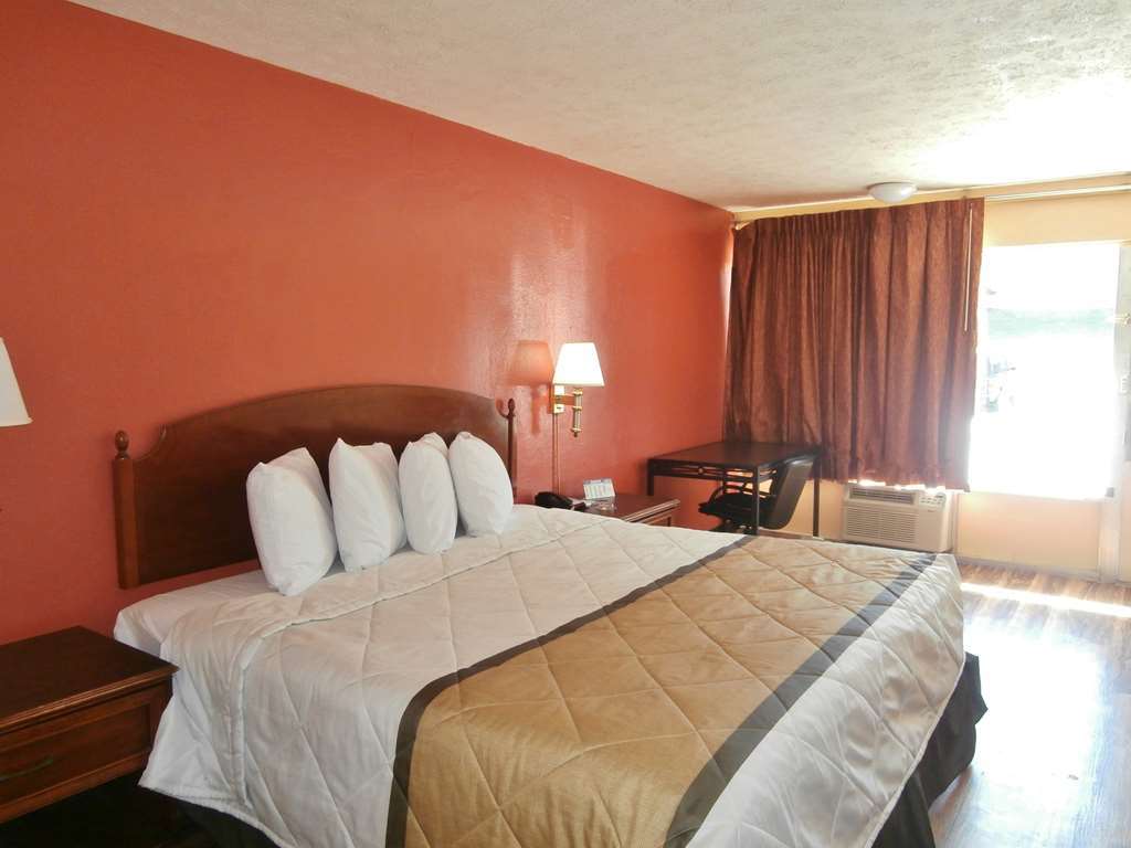 Country Hearth Inn & Suites Cartersville Room photo