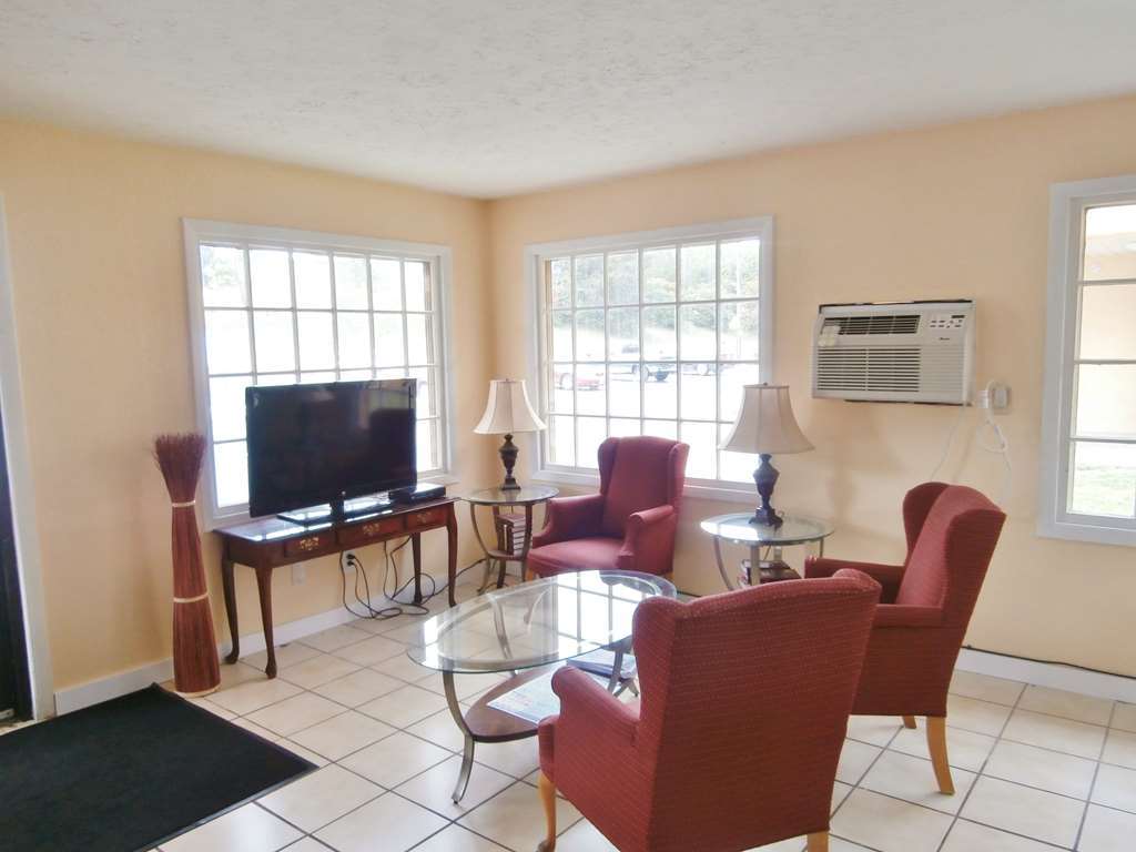 Country Hearth Inn & Suites Cartersville Interior photo
