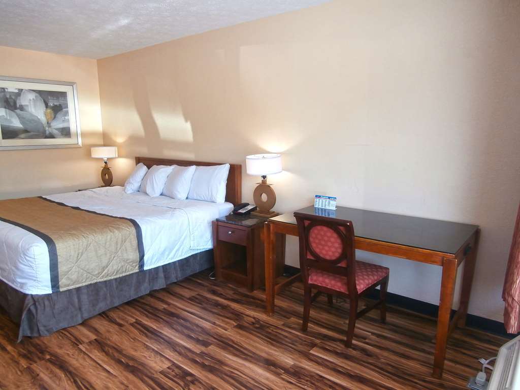Country Hearth Inn & Suites Cartersville Room photo